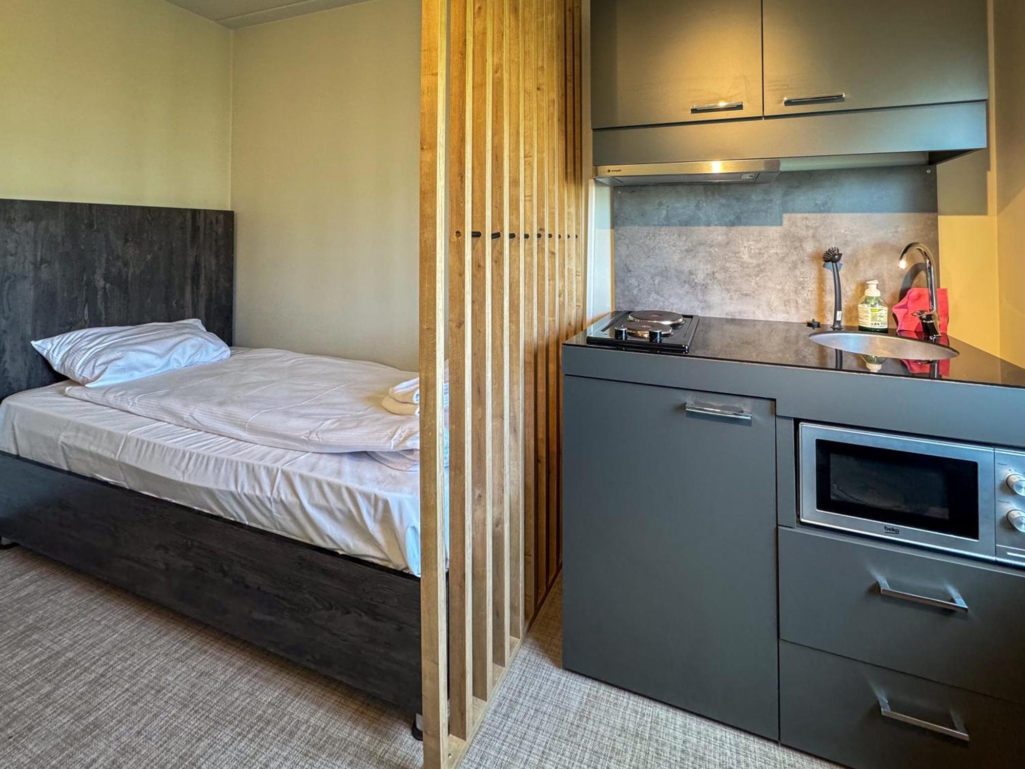 Joenkoeping Hotel Apartments Экстерьер фото