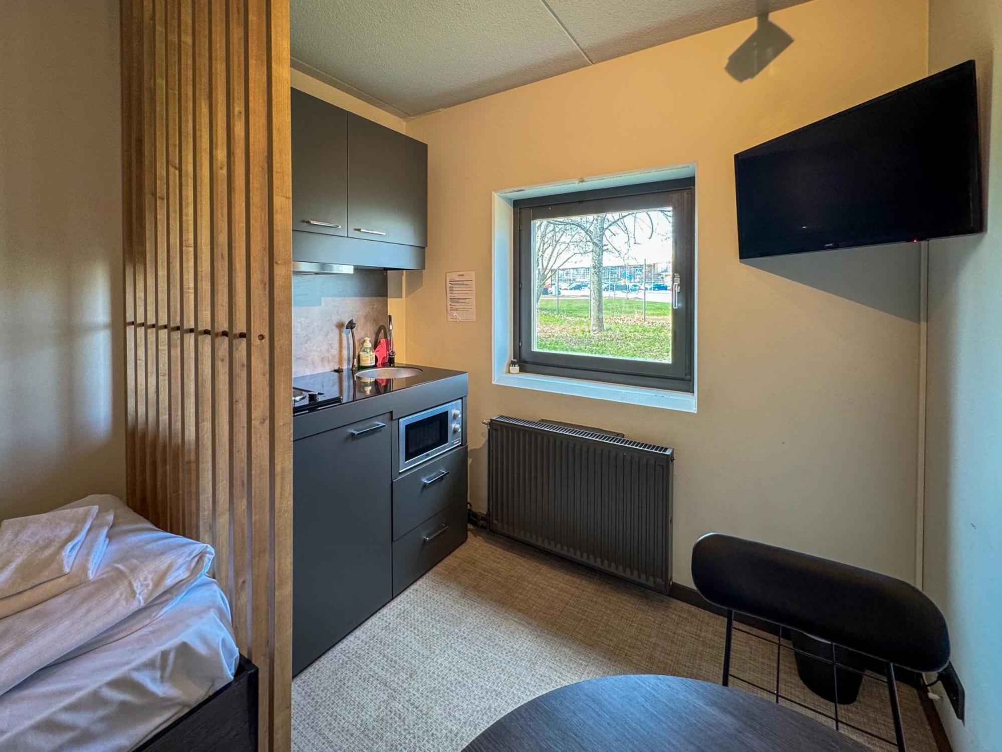 Joenkoeping Hotel Apartments Экстерьер фото