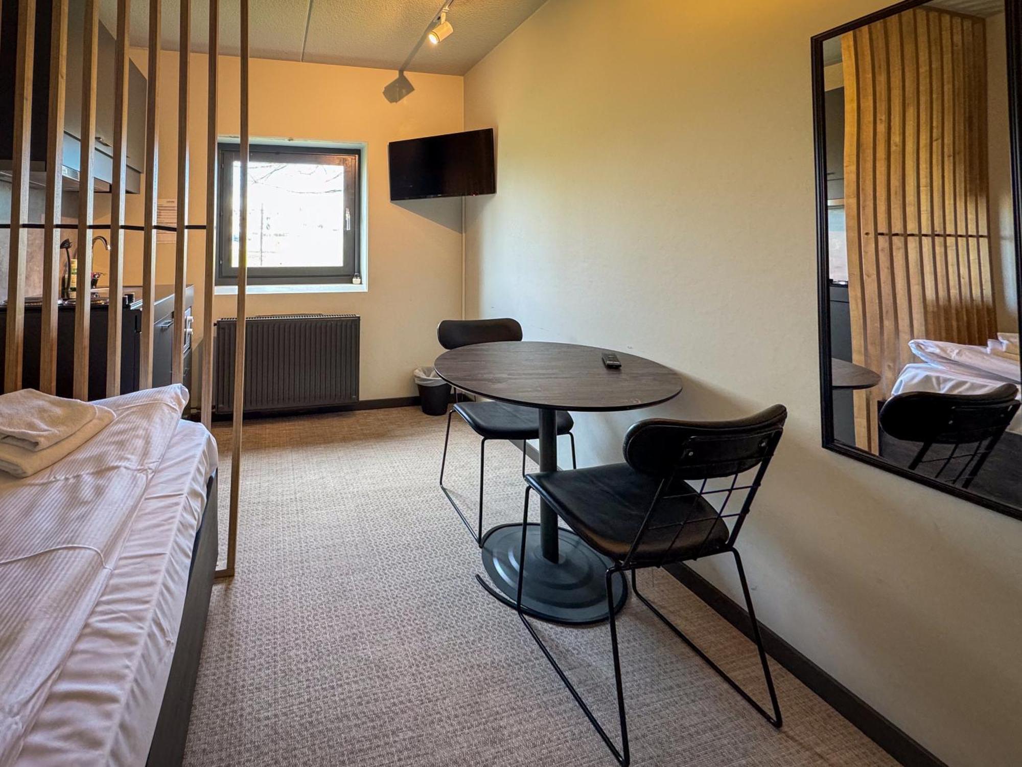 Joenkoeping Hotel Apartments Экстерьер фото