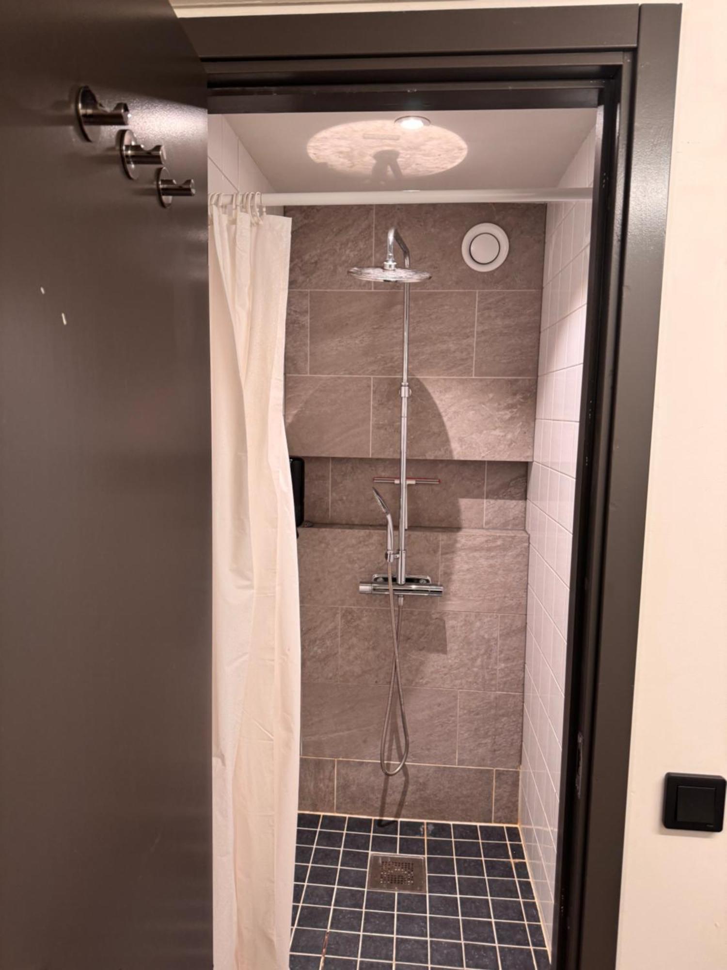 Joenkoeping Hotel Apartments Экстерьер фото
